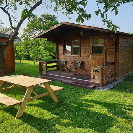 Cozy Summer House With Free Parking Near City Center & Beach Kuressaare Esterno foto