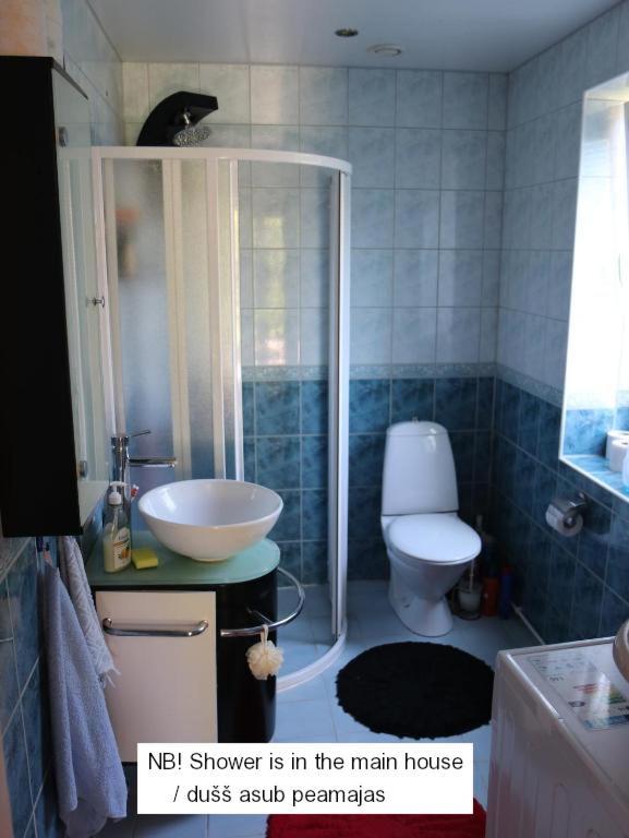Cozy Summer House With Free Parking Near City Center & Beach Kuressaare Esterno foto